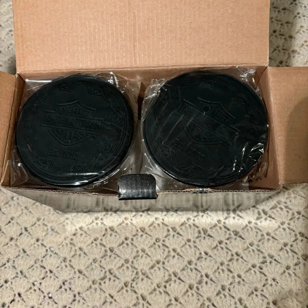 Harley-Davidson Motorcycles Tumblers and
Coasters Gift Set - Picture 7 of 8